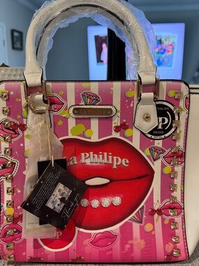 Women's Pink & White Graphic Tote Bag w/shoulder strap and duster.